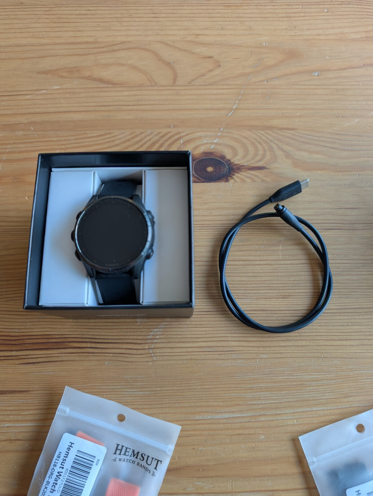 Garmin Fenix 8 Amoled Sapphire 43mm + Spare straps - Excellent Condition!