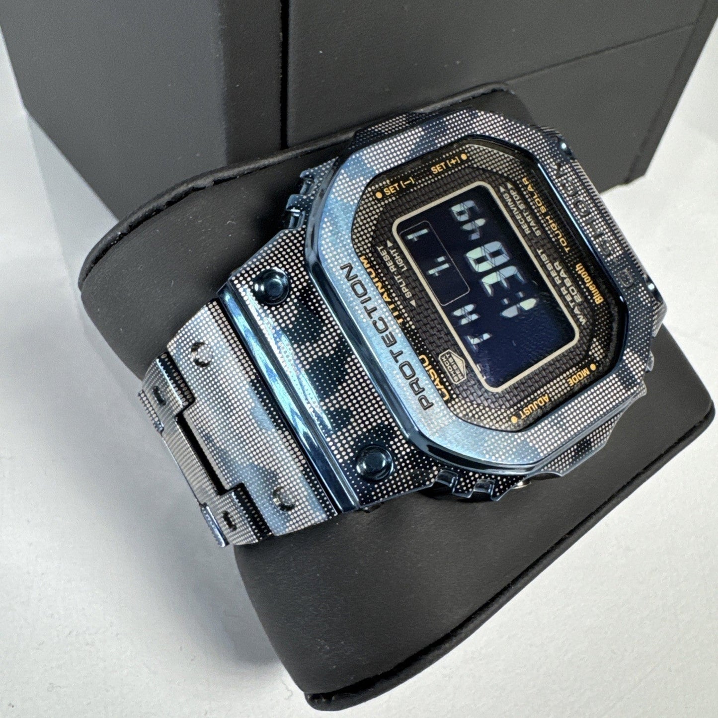 USED Casio G-SHOCK FULL METAL TITANIUM Blue Camo LE Watch GMWB5000TCF-2