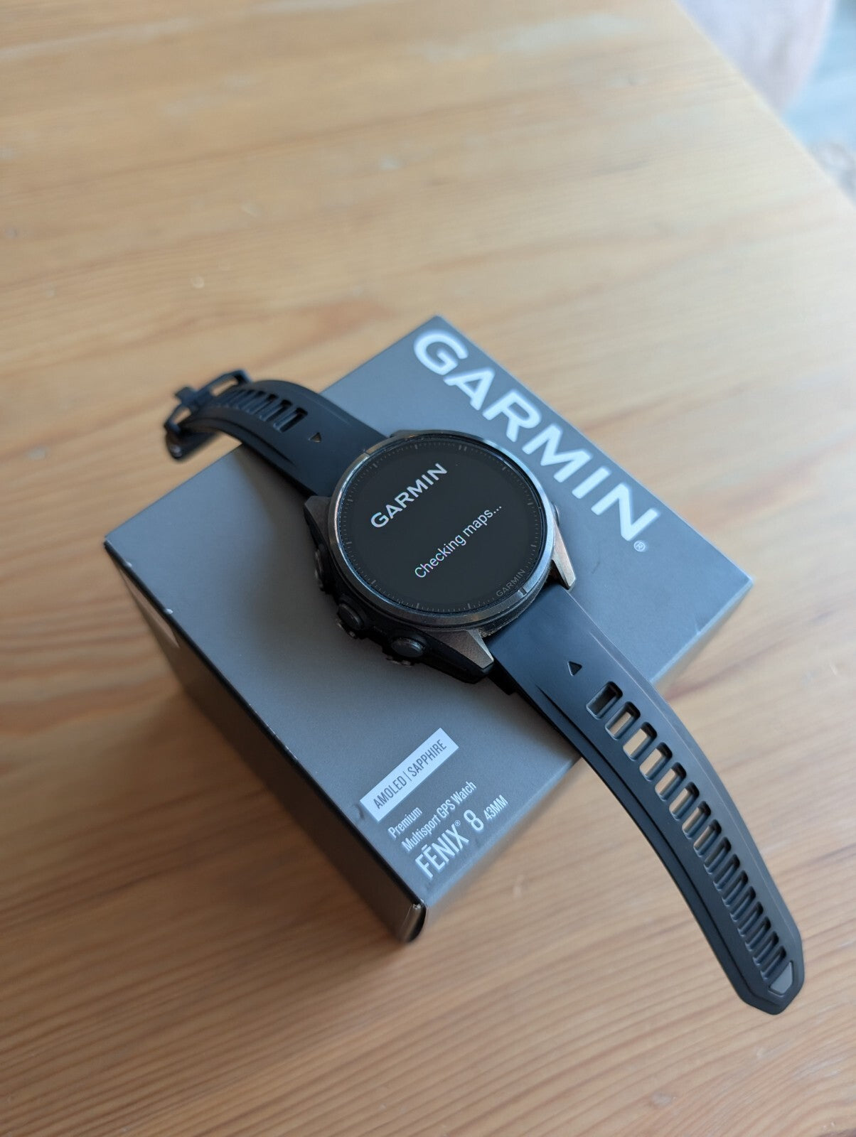 Garmin Fenix 8 Amoled Sapphire 43mm + Spare straps - Excellent Condition!