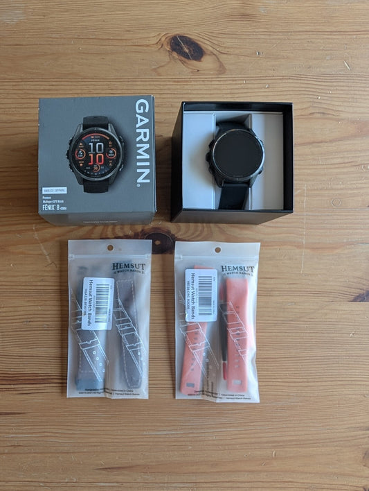 Garmin Fenix 8 Amoled Sapphire 43mm + Spare straps - Excellent Condition!